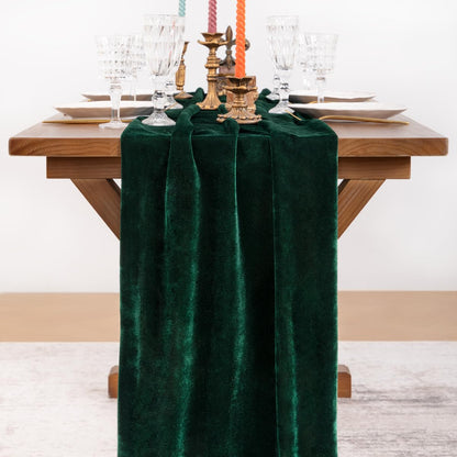 Socomi Green Velvet Christmas Table Runner Cloth Decor 20 x 120 Inches 10ft Fabric Emerald Green Luxurious Thanksgiving Wedding Runner for New Year Bridal Shower