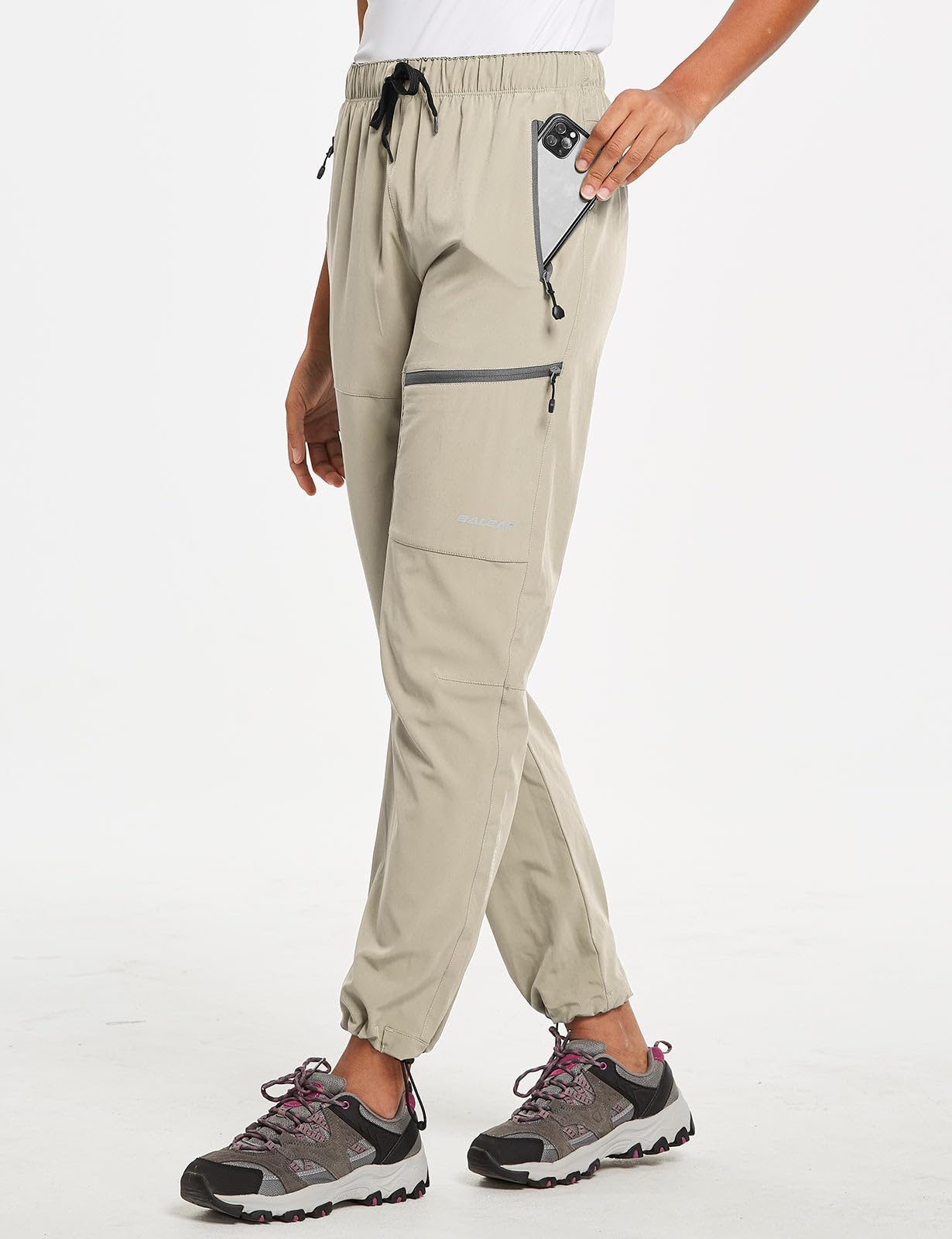 baleaf Cargo Pants for Women Petite Joggers Lightweight Quick Dry Pant Water Resistant 27'' Travel Workout Athletic Suntan Size L