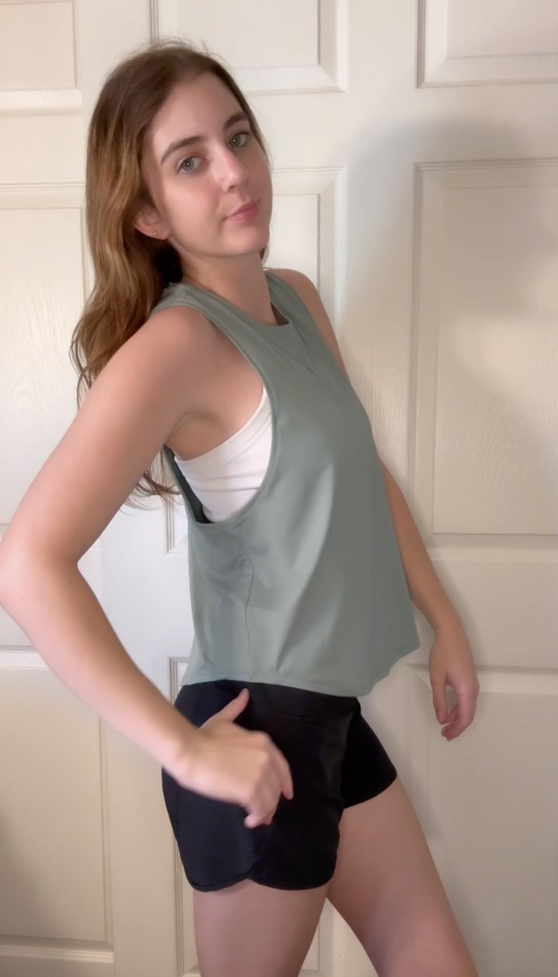 Workout Tank Tops for Women,Loose Fit Sleeveless Gym Tops