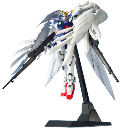 Bandai Model Kit GUNDAM - MG Wing Gundam Zero Custom 1/100 - Model Kit, Multicolor, 129454