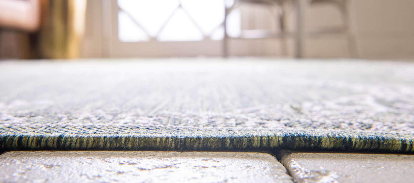 Unique Loom Outdoor Traditional Collection Area Rug - Antique (5' 1" x 8' Rectangle, Green/ Gray)