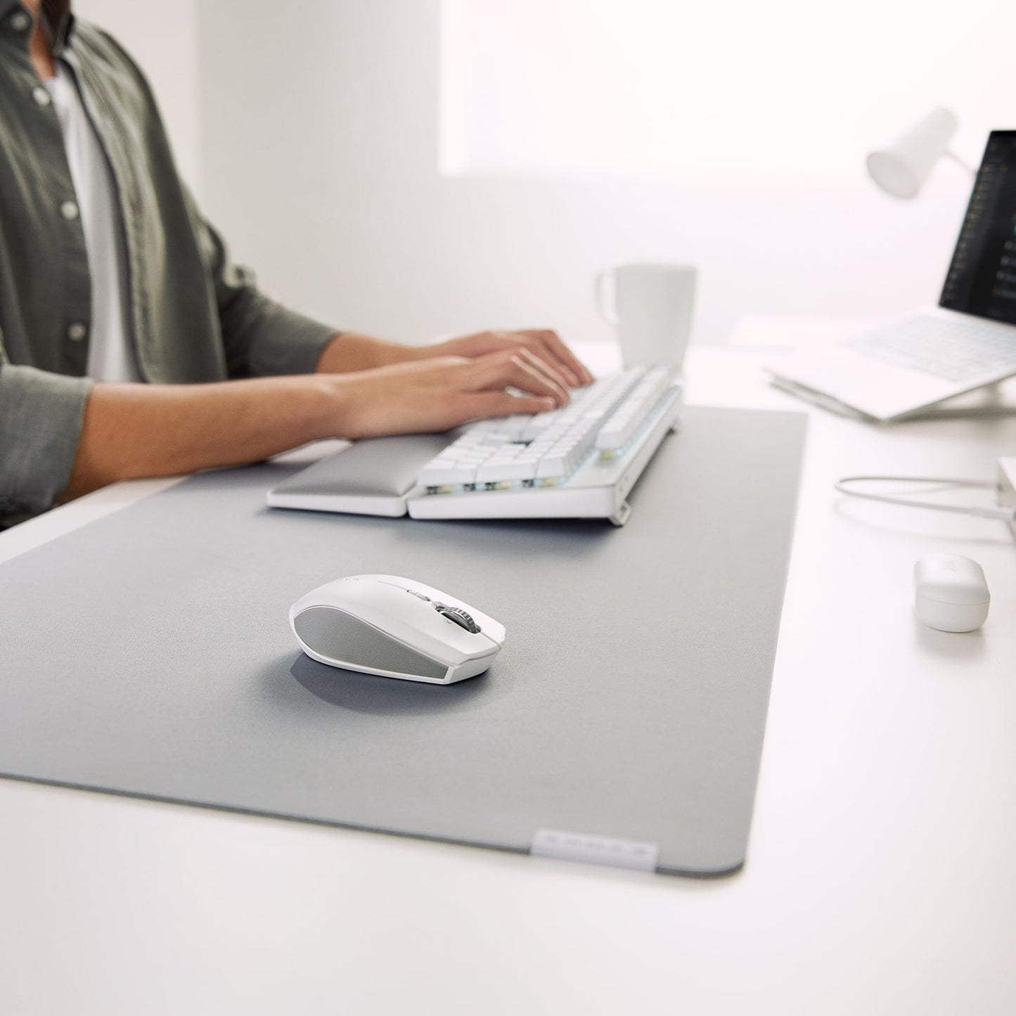 Razer Pro Glide XXL - Soft Mouse Mat for Office Productivity (Thick and High-Density Rubber Foam, Textured Micro-Weave Cloth Surface, Anti-Slip Base, 940 x 410 x 3mm) Grey