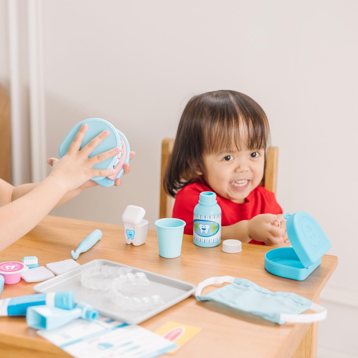 Melissa & Doug Smile Dentist Kit for Kids Role Play Toys for 3+ Year Old Girls, Educational Toys for 3 Year Old Boys, Montessori Toys Age 3