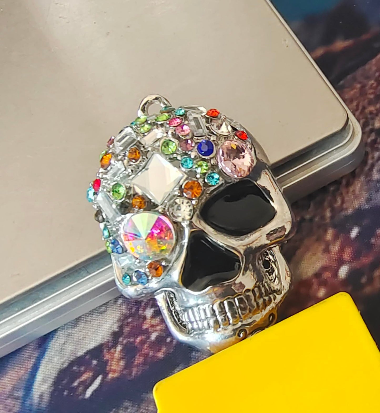 JIAHATE Skull Keychains for Women,Inlaid Multicolor Rhinestone Skull Key CharmTrendy and Punk Style Skeleton Head Key Chain Unisex Gift