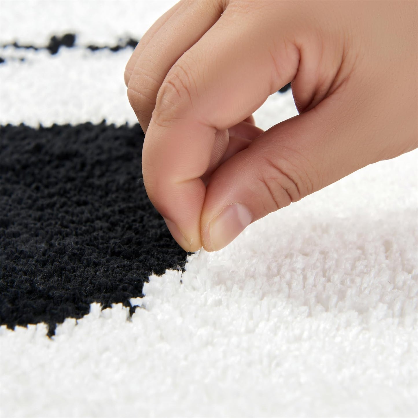 Ouyattle Jack Skellington Halloween Round Bath Mat 16''W x 24''L, Non-Slip Washable Soft Absorbent Shaggy Bath Rug Spooky Creepy Cute Halloween Shower Floor Bathroom Mat