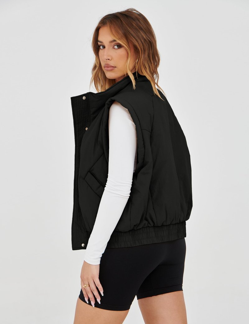 Lviefent Womens Puffer Vest Cropped Lightweight Button Down Quilted Vest Sleeveless Padded Gilet Coat with Pockets (Black-S)