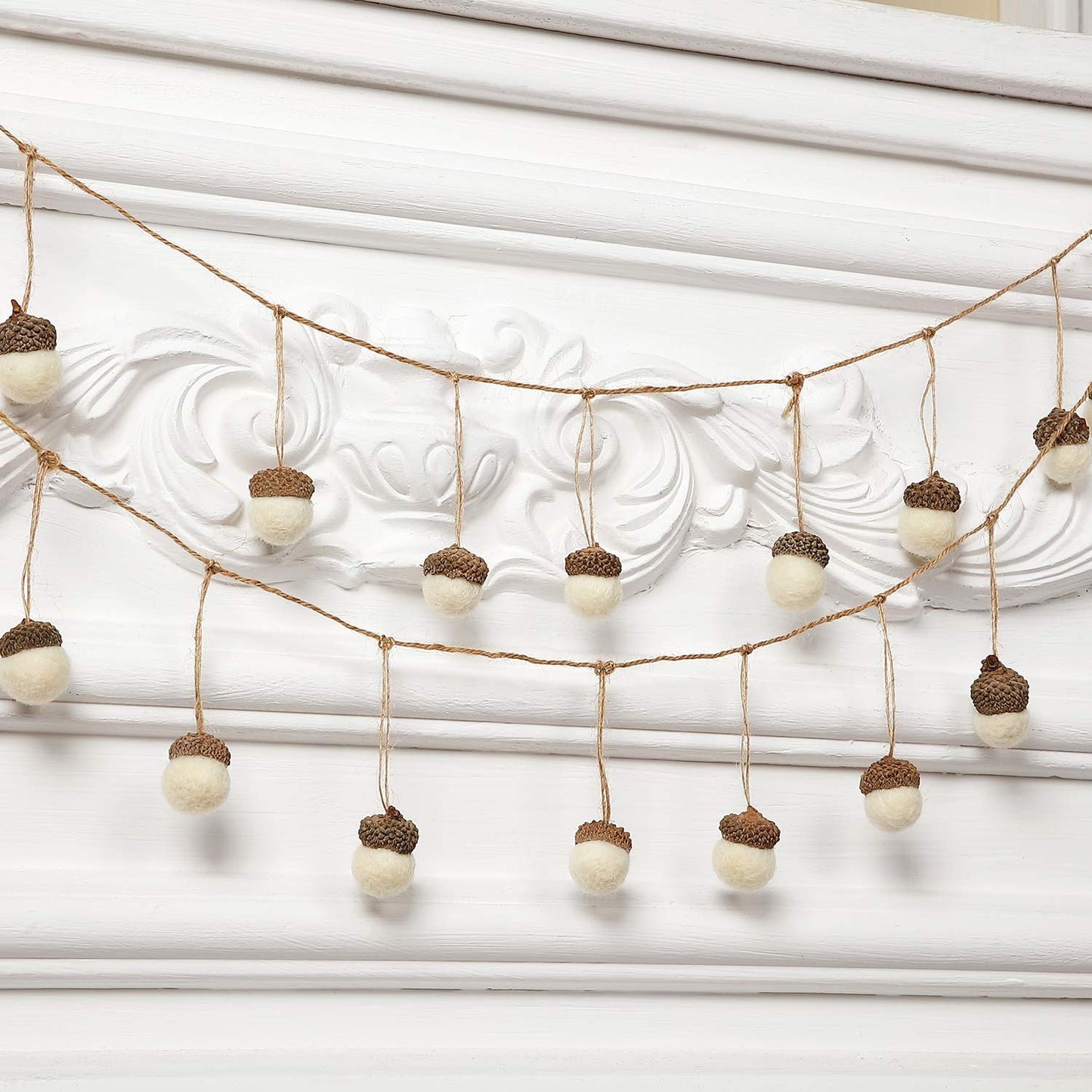 Boao 18 Pcs Felt Acorn Ornaments Christmas Wool Pom Acorn Ball Decor Hanging Pine Cone Garland with 32.8 ft Rope for Tree Fall Thanksgiving Woodland Farmhouse Mantel Wall Decor