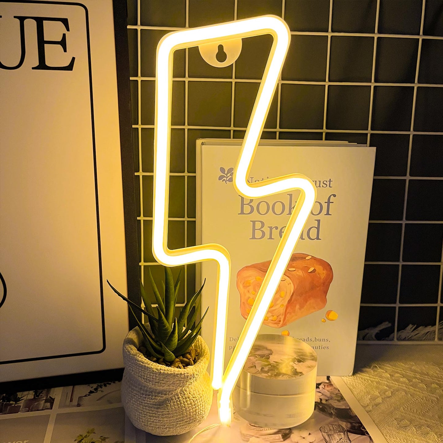 Neon Signs Lightning Bolt Neon Light Sign for Wall Decor, Battery or USB Powered Led Lightning Light Neon Sign for Bedroom, Kids Room, Birthday, Party, Wedding, Home,Kids Decorations Yellow
