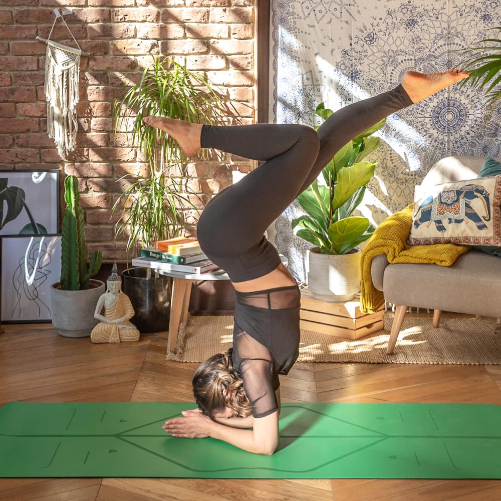Liforme Travel Yoga mat – Patented Alignment System, Warrior-Like Grip, Non-Slip, Eco-Friendly, Ultra-Lightweight and Sweat Resistant, Made with Natural Rubber
