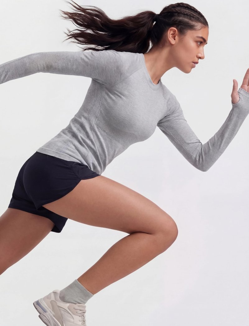 WANAYOU Long Sleeve Workout Tops for Women, 2 Pack Underscrub Long Sleeve Women, Compression Athletic Running Shirts Seamless Dry Fit with Thumb Hole Gym Yoga Black Grey S