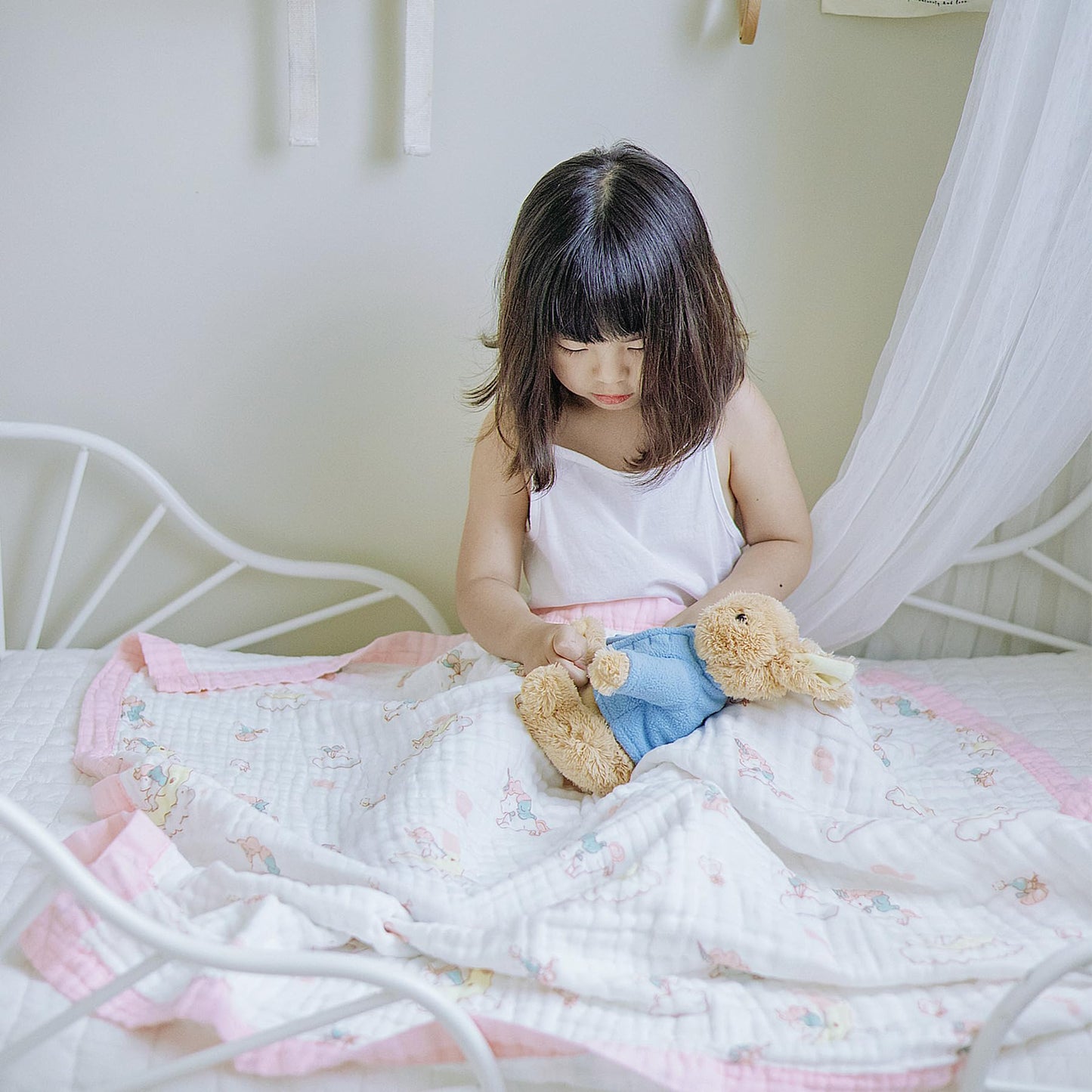 Jay & Ava Soft Cotton Muslin Blanket, 42' x 42', 4 Layers Bed Throw for Toddler, Large Baby Receiving Blanket - Pink Moon Unicorn