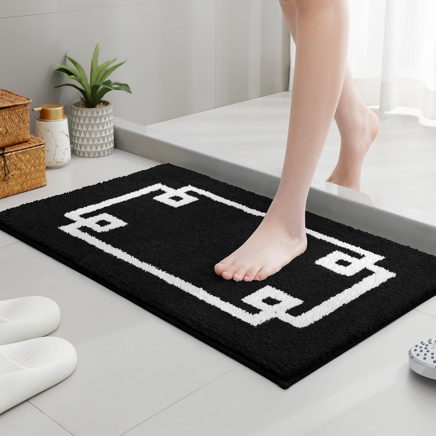 HOMEIDEAS 2 Piece Bathroom Rug Set, Ultra Soft Microfiber Bath Mats, Absorbent Non Slip Washable Rugs for Bathroom, Shower & Tub (Black, 16"x24"+20"x32")