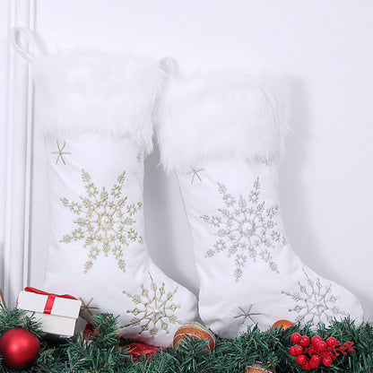 Mencly White Christmas Stockings, Set of 2 White Stockings for Christmas, 18” Large Christmas Stockings with Plush Faux Fur Cuff, Family Xmas Hanging Stockings Decorations (Silver & Gold Snowflake)