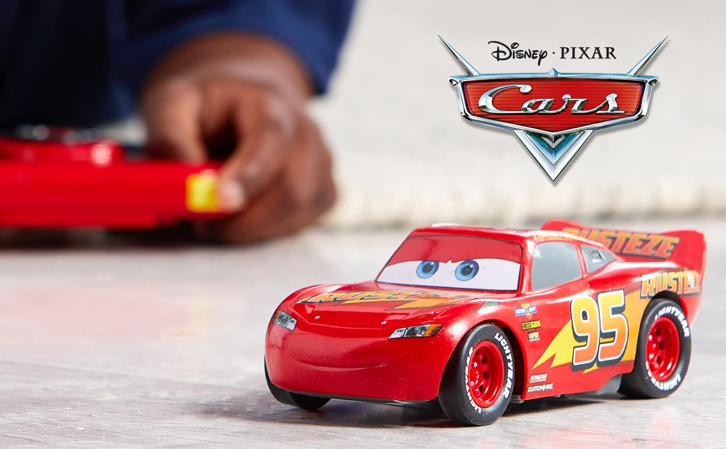 Disney Store Official Lightning McQueen Remote Control Car, Pixar Cars, 15cm/6'', 2.4 GHz, Moves in 4 Directions, Red RC Toy Vehicle, Suitable for Ages 3+