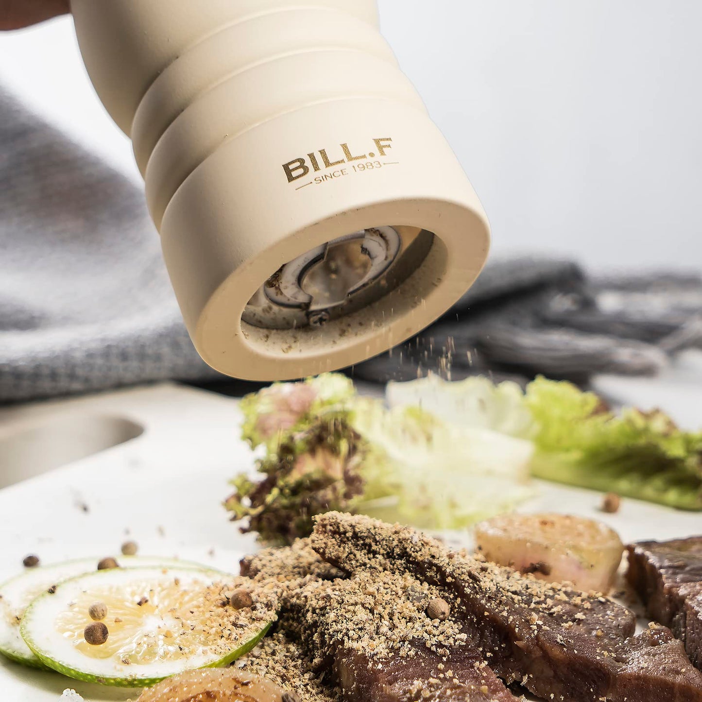 Bill.F Salt and Pepper Grinder Set, Wood Pepper Mill Set of 2 Manual Salt Pepper Shakers Grinder Refillable 7 Inch with Adjustable Ceramic Grinding Rotor（Black and Beige）
