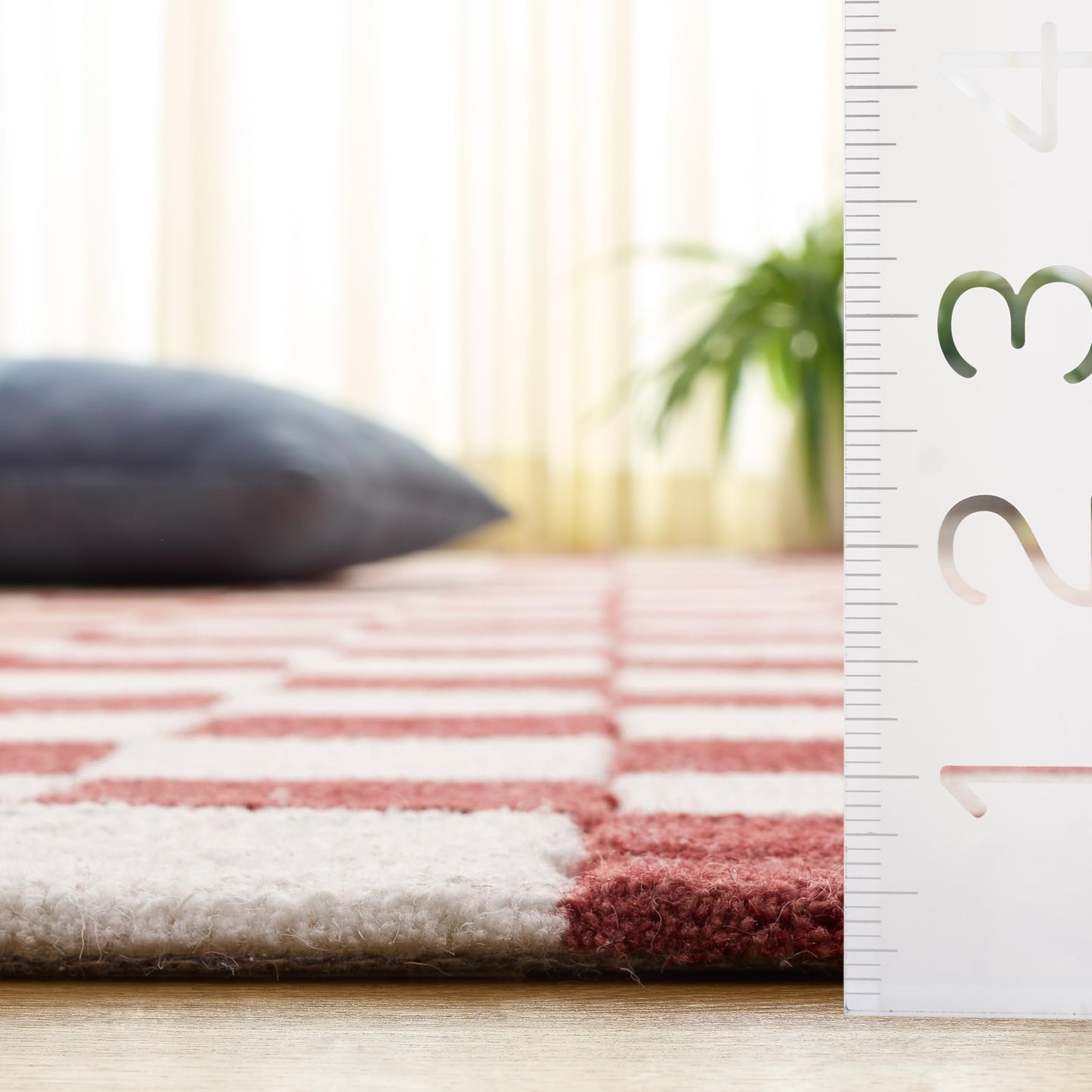 SAFAVIEH Area Rug 5x8 - Ebony Collection - Red & Ivory, Handmade Wool, Checkered Design, Ideal for Living Room, Bedroom, Dining Space (EBN175Q)
