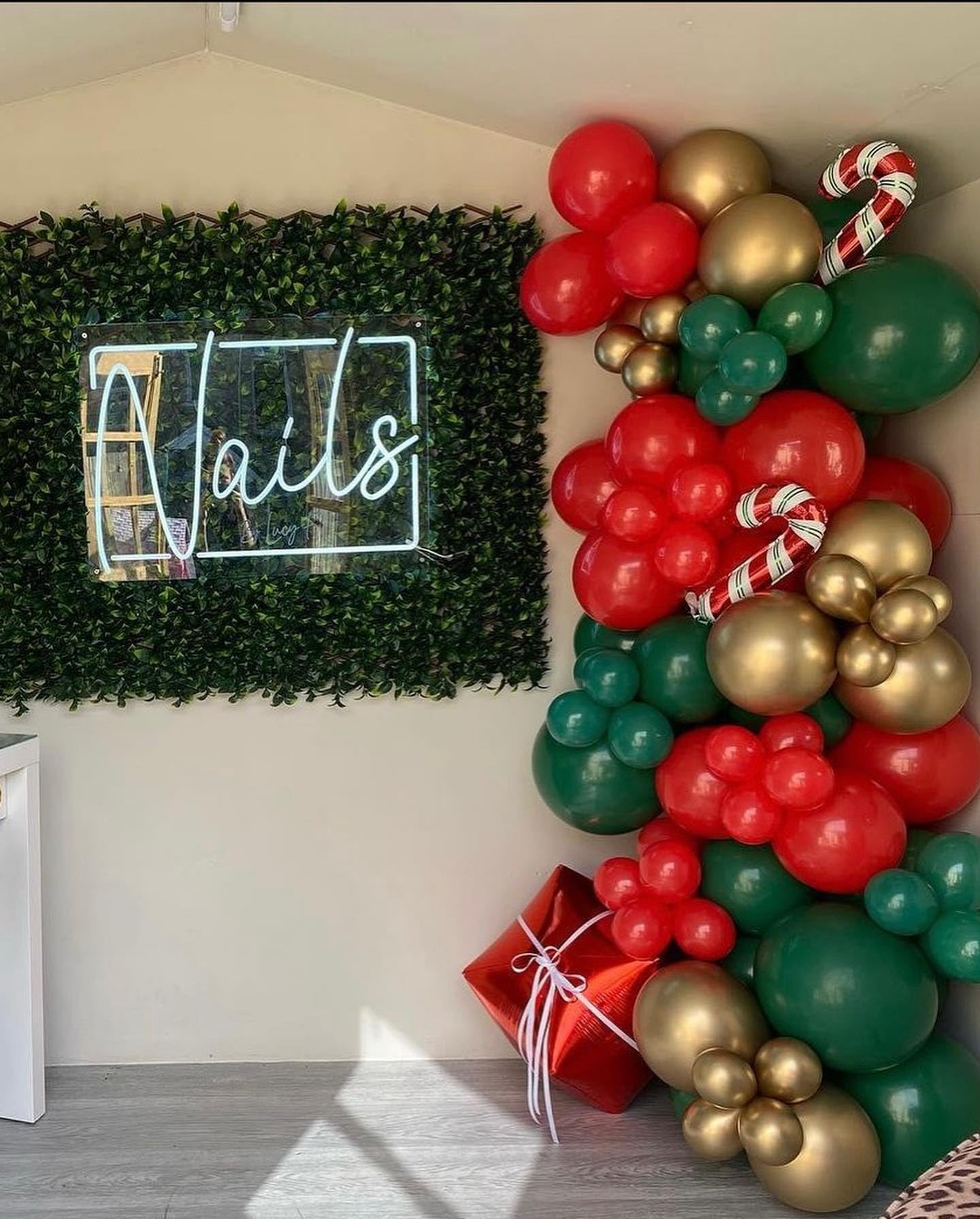 Christmas Balloons, 50pcs 12 inch Red Green Gold Latex Balloons for Christmas Party Decorations