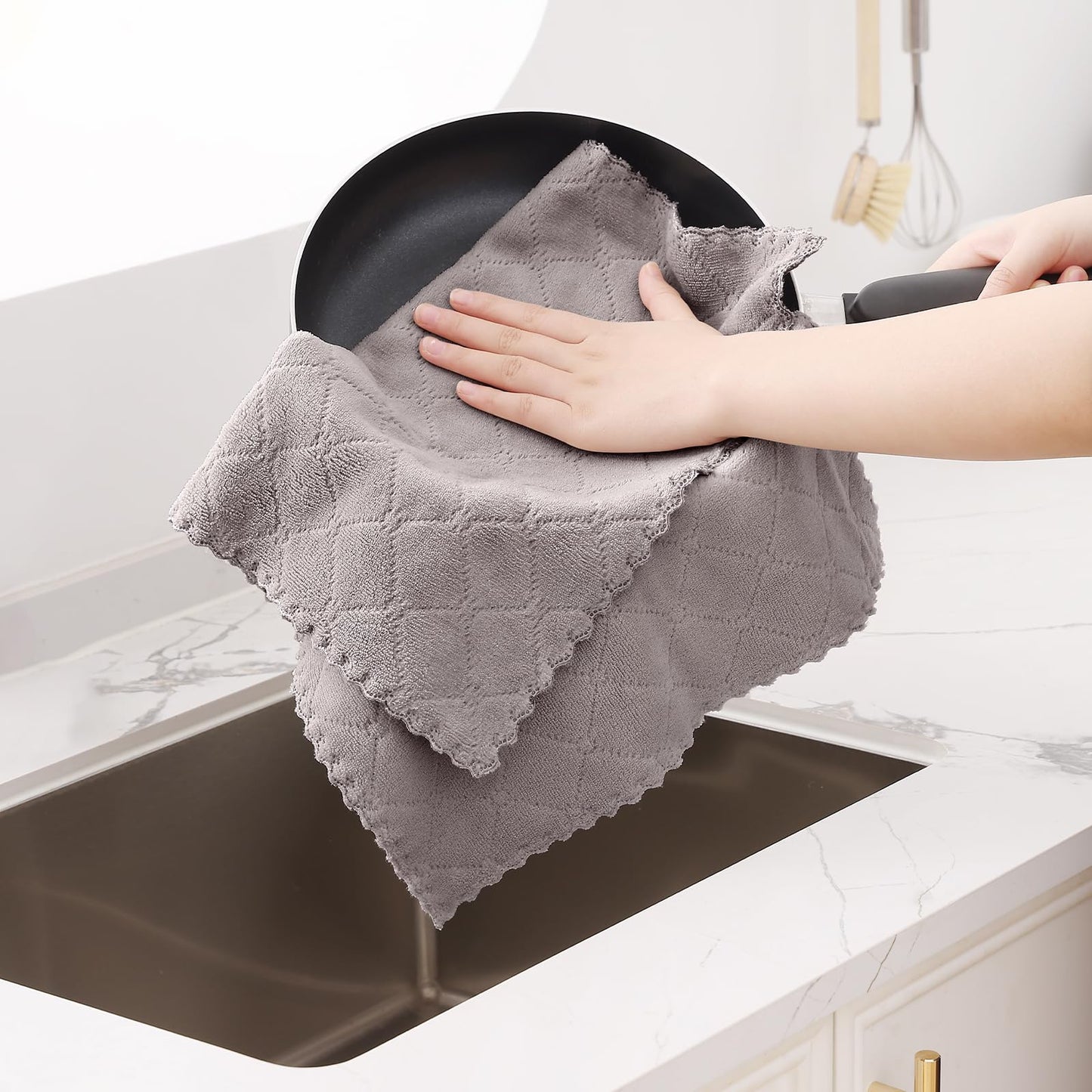 Homaxy 12 Pack Kitchen Dish Cloths (10 x 10 Inches, Grey), Super Soft and Absorbent Coral Velvet Dish Towels, Nonstick Oil Fast Drying Microfiber Cleaning Cloth, No Lint Household Dishcloths