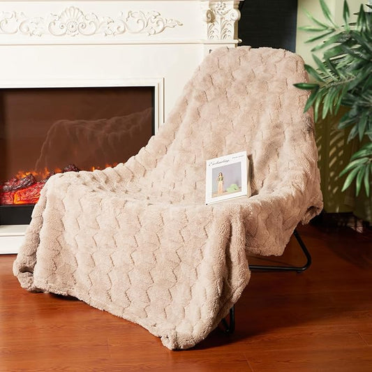 Checkered Fleece Throw Blankets-Cozy Fluffy Soft Lightweight Luxury Blanket for Travel, Sofa, Couch, Bed & Car, Gifts for Teen Girls, Women and Men, Home and Dorm Decor, Beige, 50" x 70"