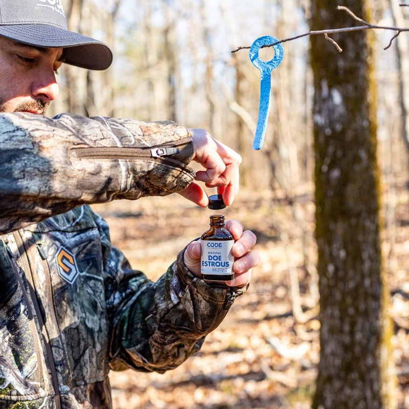 Code Blue Whitetail Doe Estrous – Premium Deer Attractant with Authentic Doe Scent to Lure Mature Bucks & Boost Hunting Success, 1 oz