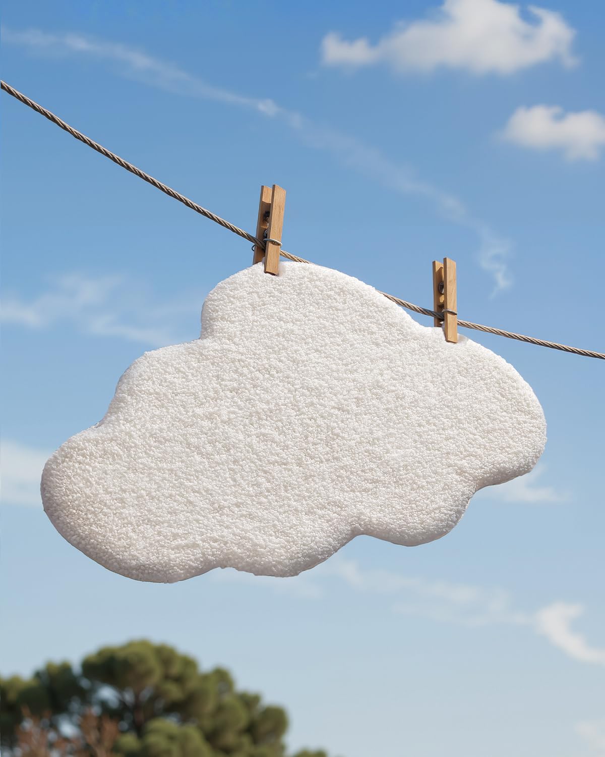 Color&Geometry White Cloud Cute Bath Mat,Non Slip Bath Mat Quick Dry Bathroom Rugs 20"x32" Absorbent Microfiber Plush Washable Bathroom Rugs,Scalloped Bath Rug for Kids,Nursery, Floor Carpet