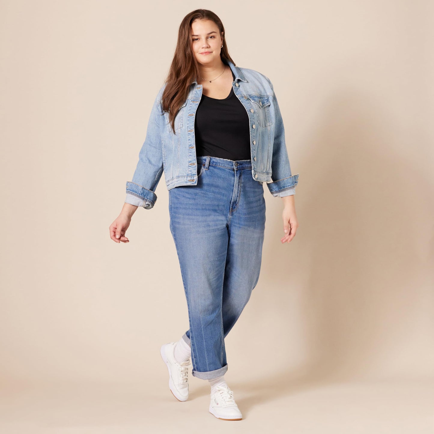 Amazon Essentials Women's Slim-Fit Short-Sleeve V-Neck T-Shirt, Pack of 2, Black, X-Small