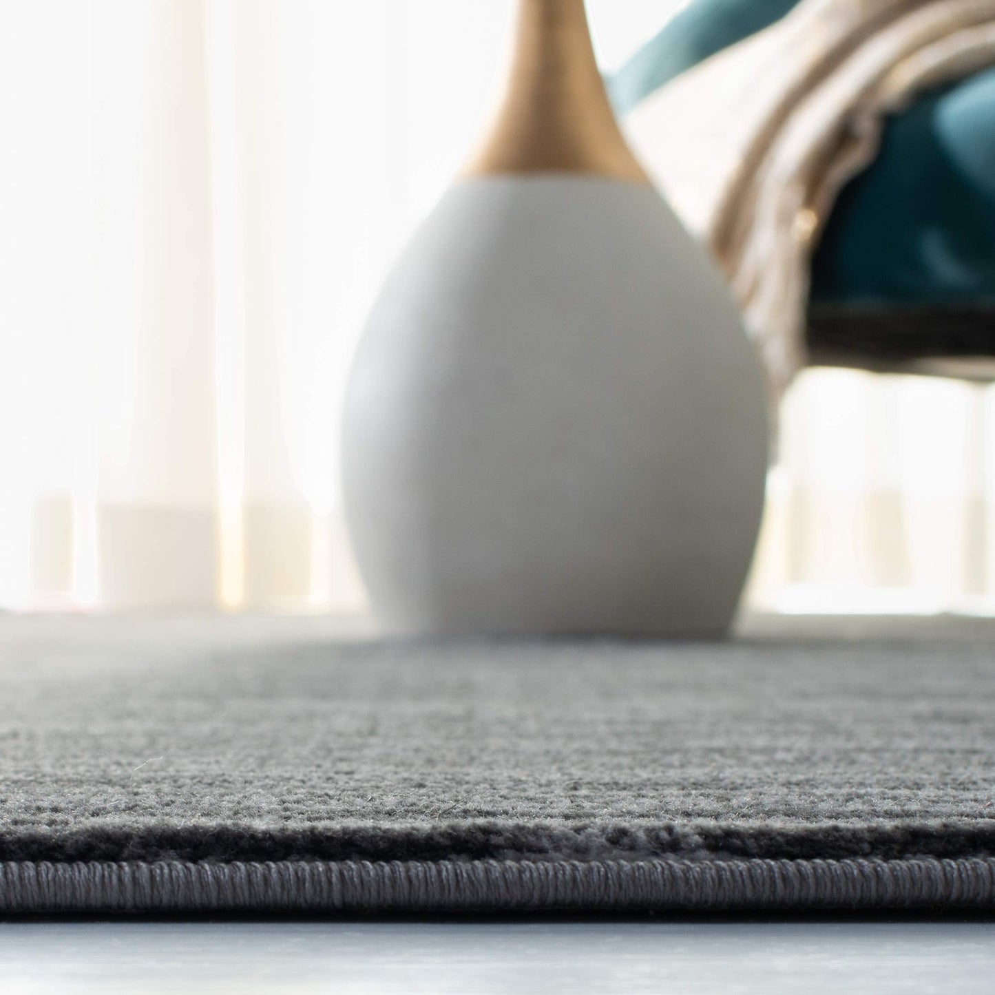 SAFAVIEH Vision Collection Area Rug - 6'7" Square, Grey, Modern Ombre Design, Non-Shedding & Easy to Clean, Ideal for Living Room, Bedroom, Dining Space (VSN606D)