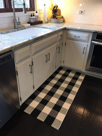 LEVINIS Buffalo Plaid Outdoor Rug - Retro Farmhouse Tartan Checkered Door Mat Black and White Hand-Woven Washable Floor Rugs for Kitchen/Bathroom/Entry Way/Laundry Room, 24'' x 51''
