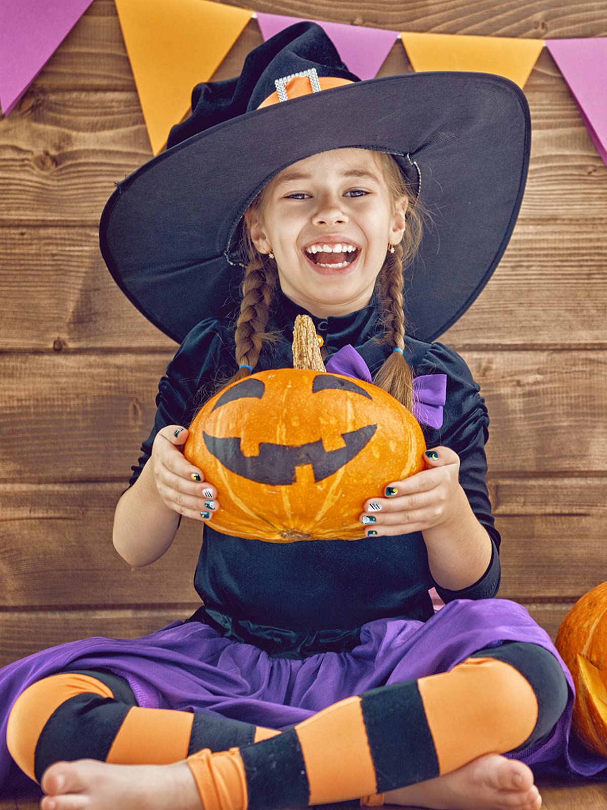 Kalolary 144 PCS Halloween Kids False Nails, Press On Children Nails kids Full Cover Short Fake Fingernail Kit, Halloween kids Fake Nails with Skull Bat Ghost Pattern for Girls Nail Art Decoration