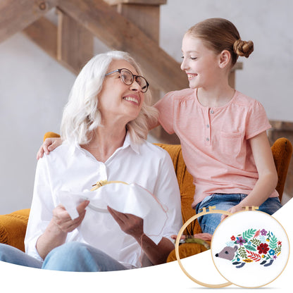 6 Pcs Embroidery Hoop 6 Size, Round Plastic Cross Stitch Hoop with 16 Needles (3.6In to 10.7 in), Small Embroidery Hoop, Cross Stitch Hoops and Frames, Suitable for Embroidery, Craft Sewing