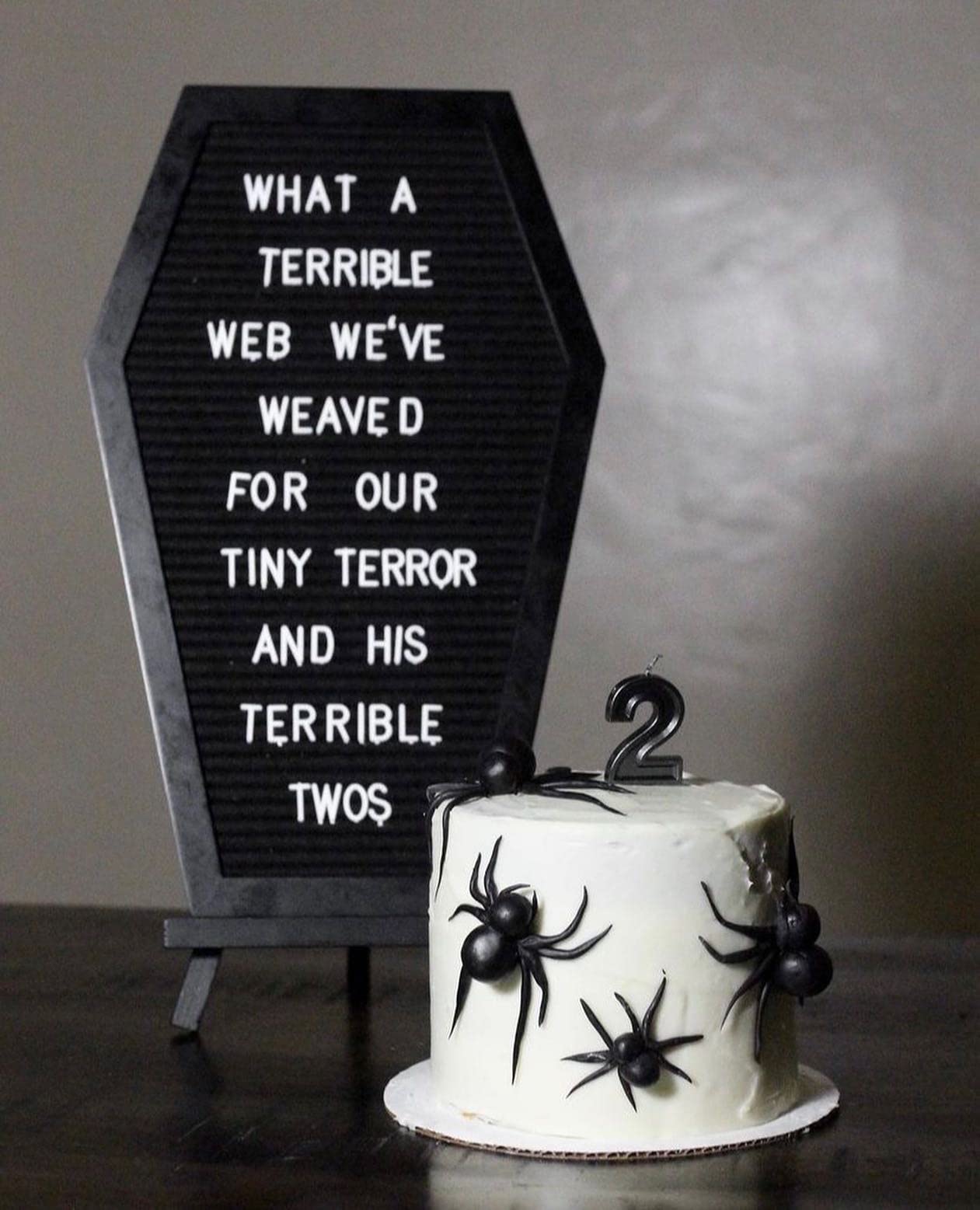 Coffin Letter Board Black +3D Bat Stickers +650 Characters, Spooky & Seasonal Emojis, Wooden Stand - 17x10.5 Inches - Coffin Shaped Goth Decor Sign Witchy Halloween Decorations Gothic Decor Birthday Wedding Home Spooky Gifts