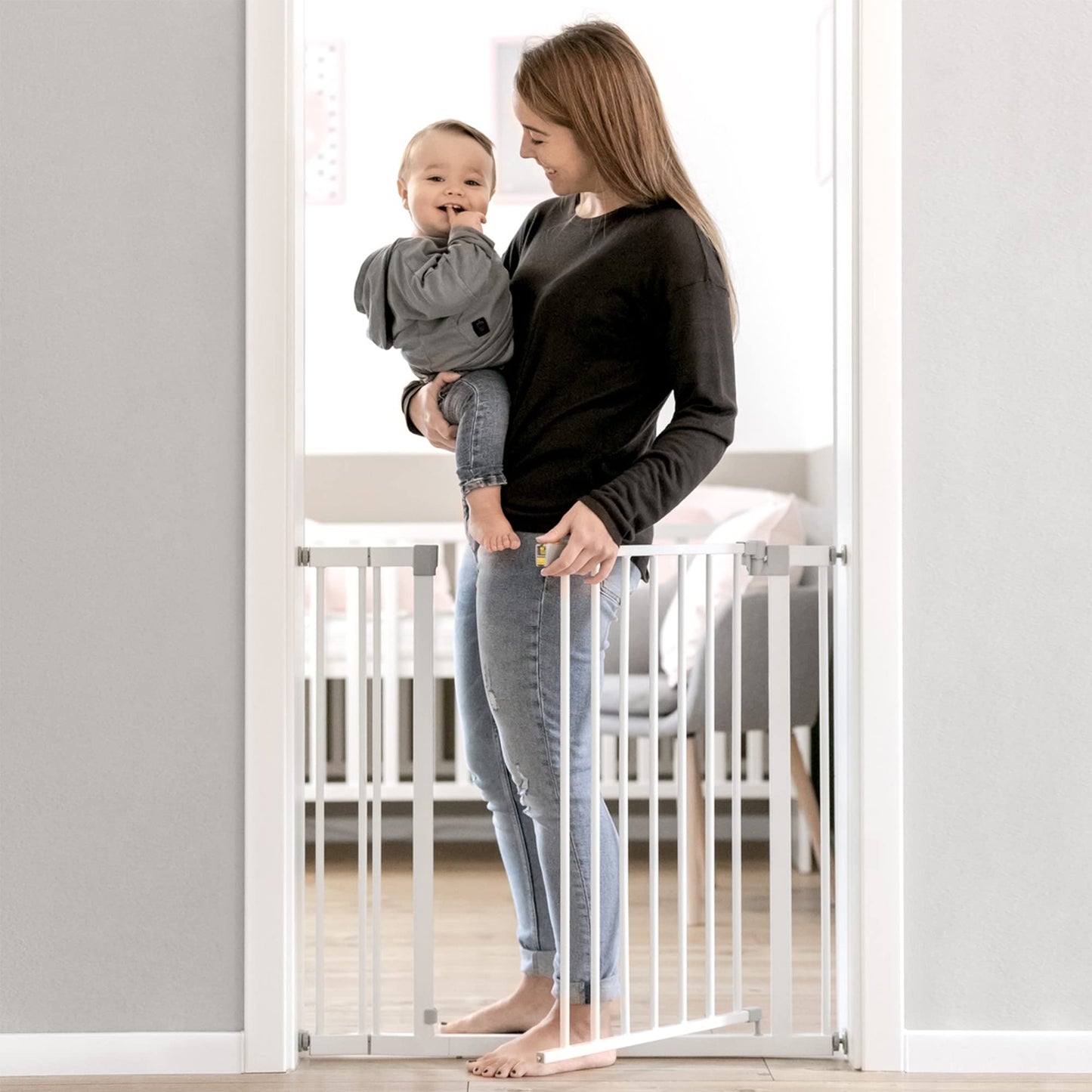 hauck Safety Gate for Doors and Stairs Open N Stop KD incl. 9 cm Extension / Pressure Fit / 84 - 89 cm Large / Metal / White