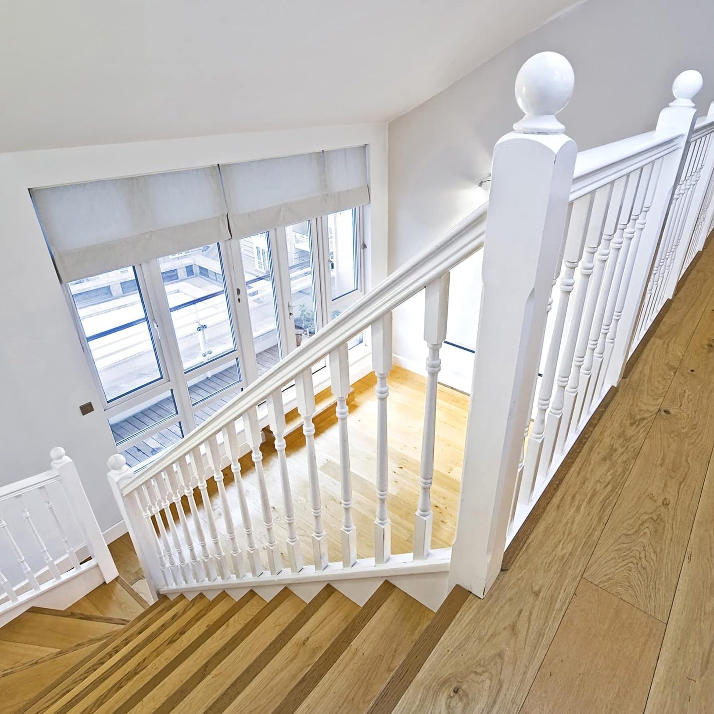 Johnstone's - Wood & Metal Paint - Satin Finish - Brilliant White - 1.25L - Water Based - Non Drip & Quick Drying - Radiator Paint - Low Odour - Dry in 1-2 Hours - 8m2 Coverage per Litre