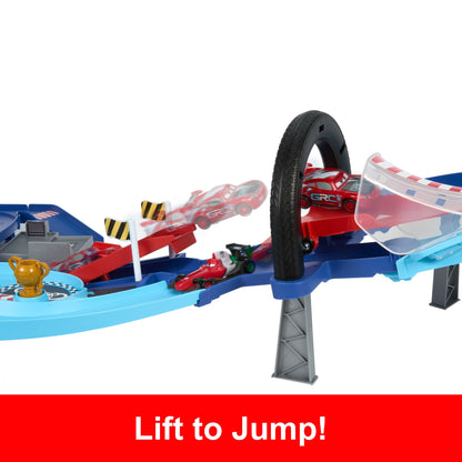 Mattel Disney and Pixar Cars Playset with 2 Toy Cars, Lightning McQueen & Francesco Bernoulli, GRC Jumping Raceway Track Set with Kid-Powered Booster, HXJ32
