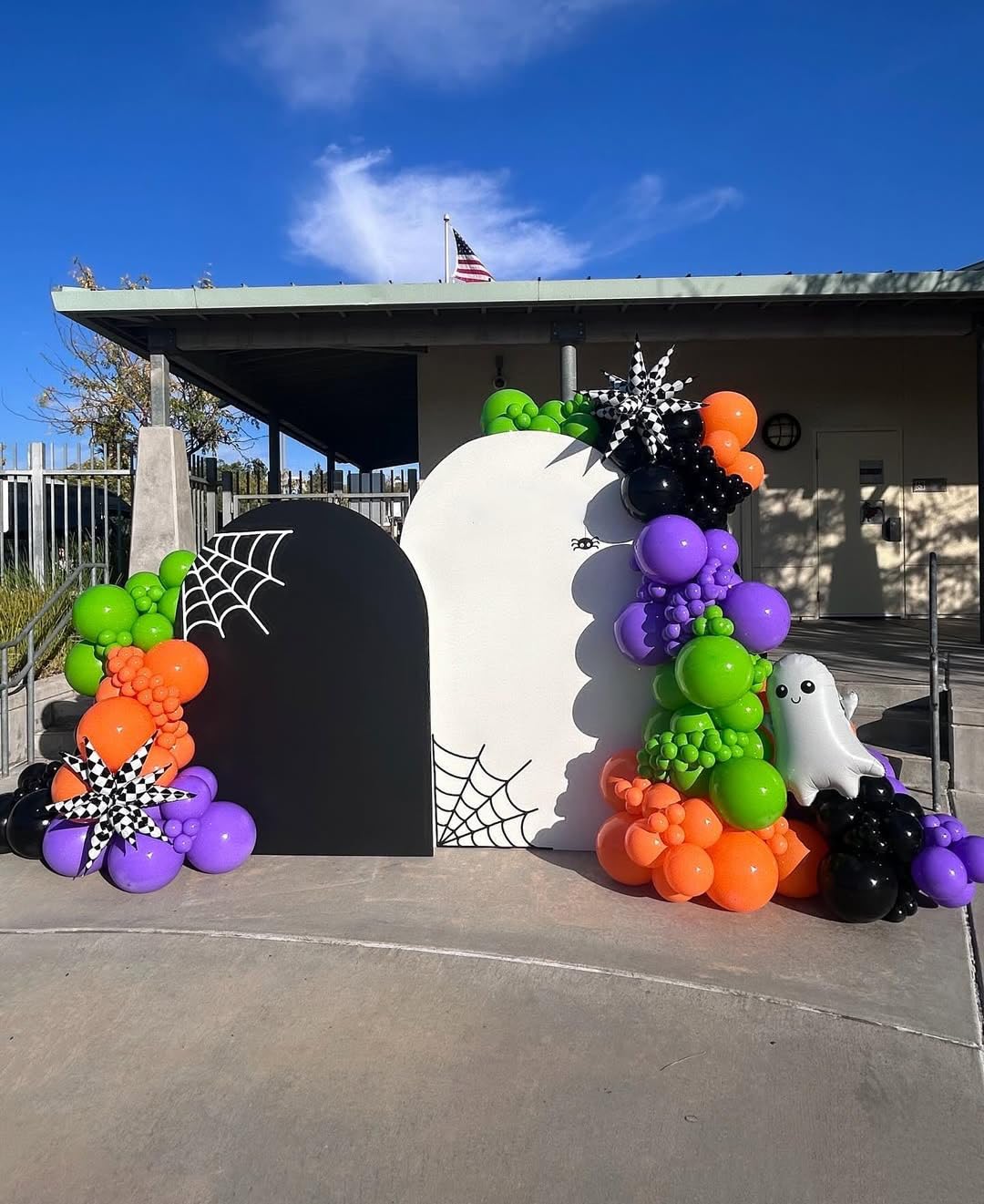 Lukiituke Halloween Balloon Garland Arch Kit, 134Pcs Black Orange Purple Lime Green Balloons, 4 Sizes Orange and Black Balloons for Halloween Theme Birthday Party Backdrops Decorations