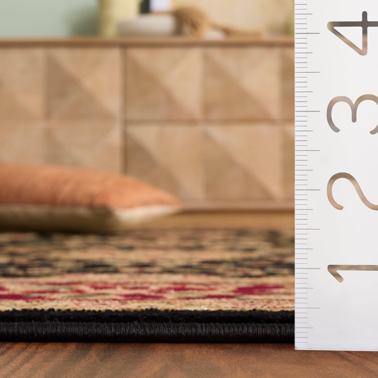 SAFAVIEH Lyndhurst Collection Area Rug - 5'3" x 7'6", Black & Red, Traditional Oriental Design, Non-Shedding & Easy Care, Ideal for High Traffic Areas in Living Room, Bedroom (LNH212G)