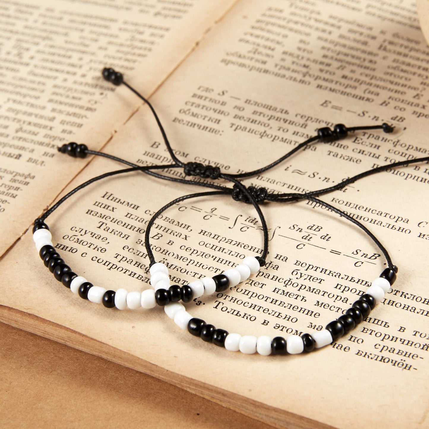 Desimtion Christmas Couples Bracelets I Love You Morse Code Matching Bracelets for Couples Gifts for Him and Her, Long Distance Relationship Gifts for Boyfriend and Girlfriend