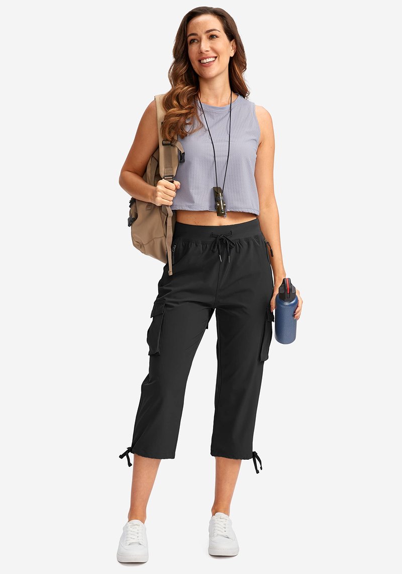 Soothfeel Women's Cargo Capris Pants with 6 Pockets Lightweight Quick Dry Travel Hiking Summer Pants for Women Casual (Black, XL)