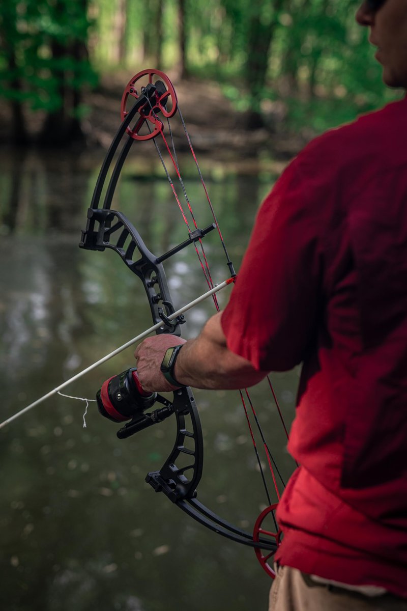 Cajun Bowfishing Shore Runner EVS Bowfishing Bow with Spin Doctor Reel