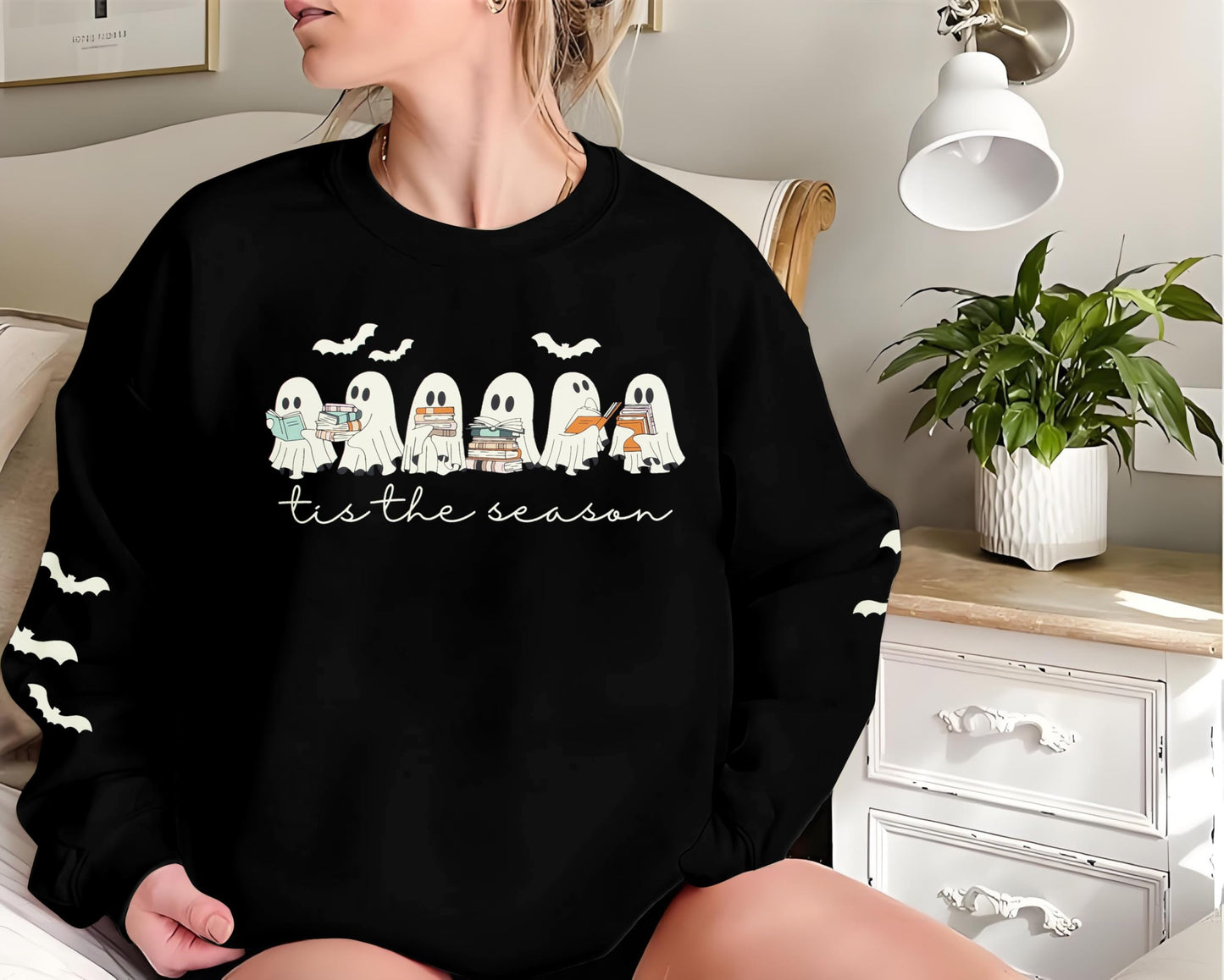 UNIQUEONE Halloween Sweatshirts for Women Ghost Reading Books Sweater Cute Spooky Bookish Shirt Fall Pullover Tops A-Black