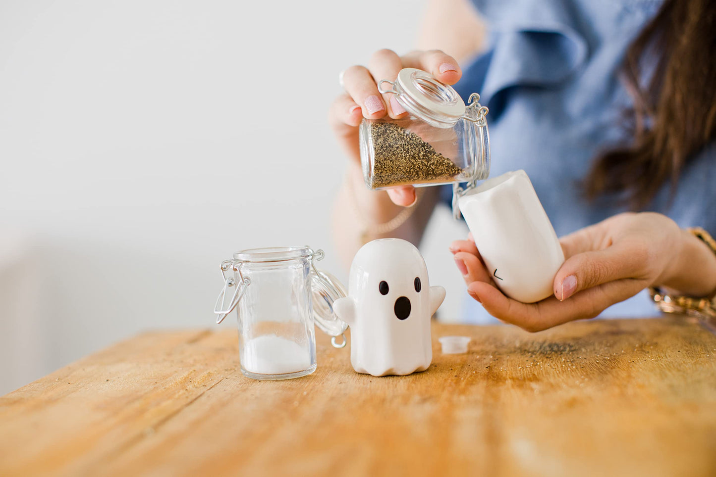 Pearhead Ceramic Ghosts Salt & Pepper Shakers, Halloween Accessory For The Home and Kitchen, Must Have Fall Décor, Set of 2