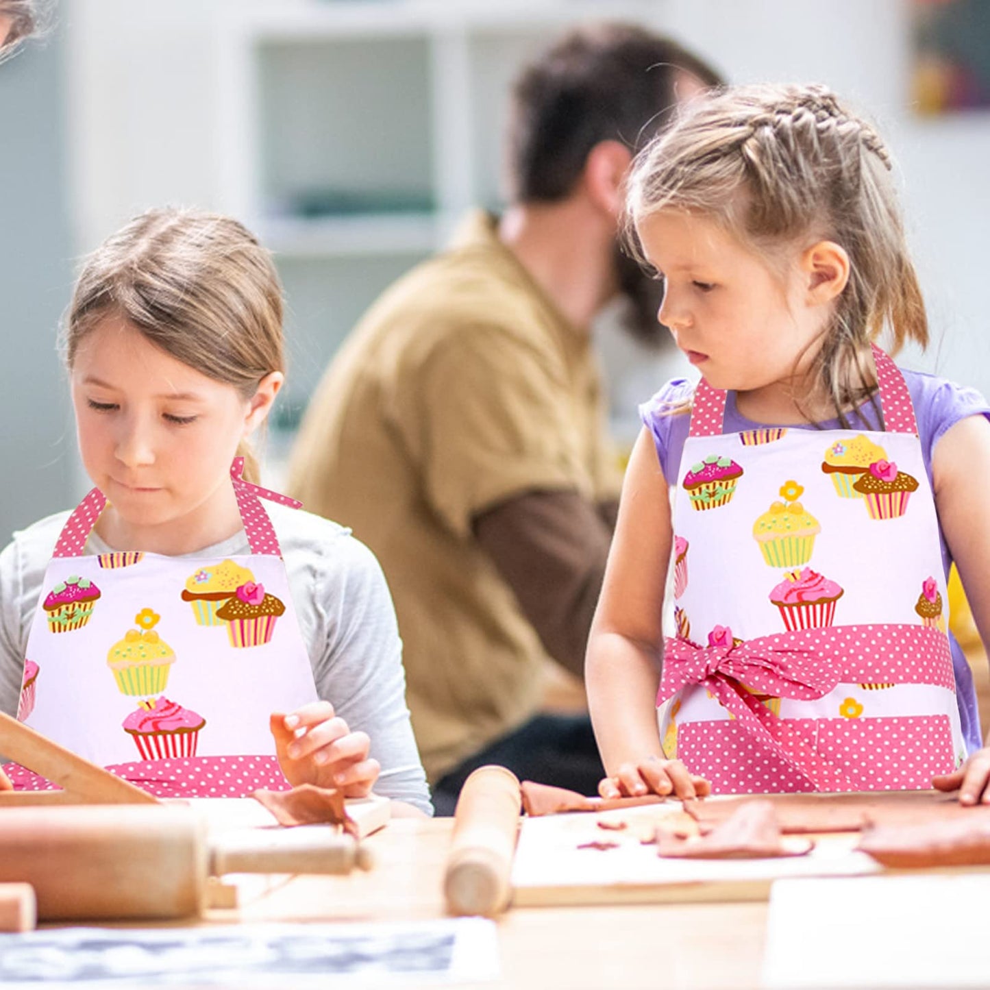 G2PLUS Kid Aprons, Toddler Apron with Pocket, Cupcake Child Apron for Christmas, Cooking, Baking, Gardening (Pink)