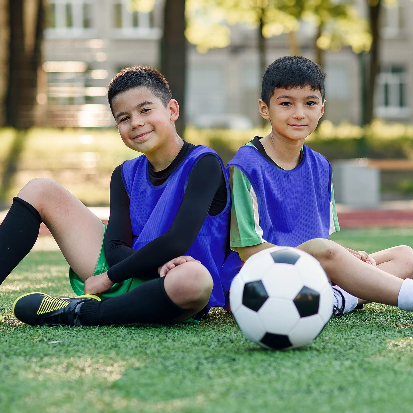 Sintege 12 Pcs Soccer Pinnies Pennies Jersey Scrimmage Vest Sports Practice Jersey Mesh Basketball Vest for Youth Adult Kids(Small,Dark Blue)