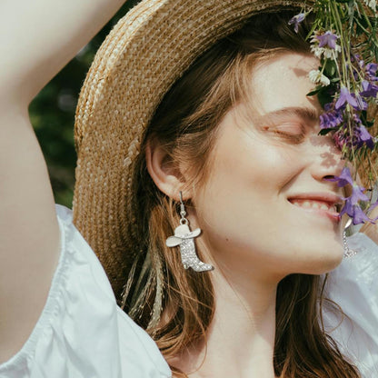 Rhinestone Western Boots Earrings Cowgirl Cowboy Enamel Hat Bohemian Rodeo Boot Drop Dangle Earrings for Women White Hat