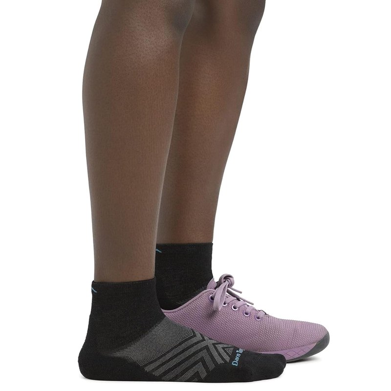 Darn Tough Women's 1/4 Ultra-Lightweight Run Sock (Style 1044) - Lavander, Medium