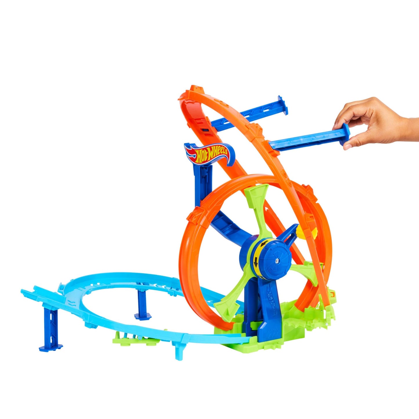 Hot Wheels Toy Car Track Set, Launch and Loop Playset & 1:64 Scale Die-Cast Vehicle, Crash Area on Figure 8 Track with Loop-Kicker Booster, JBX65
