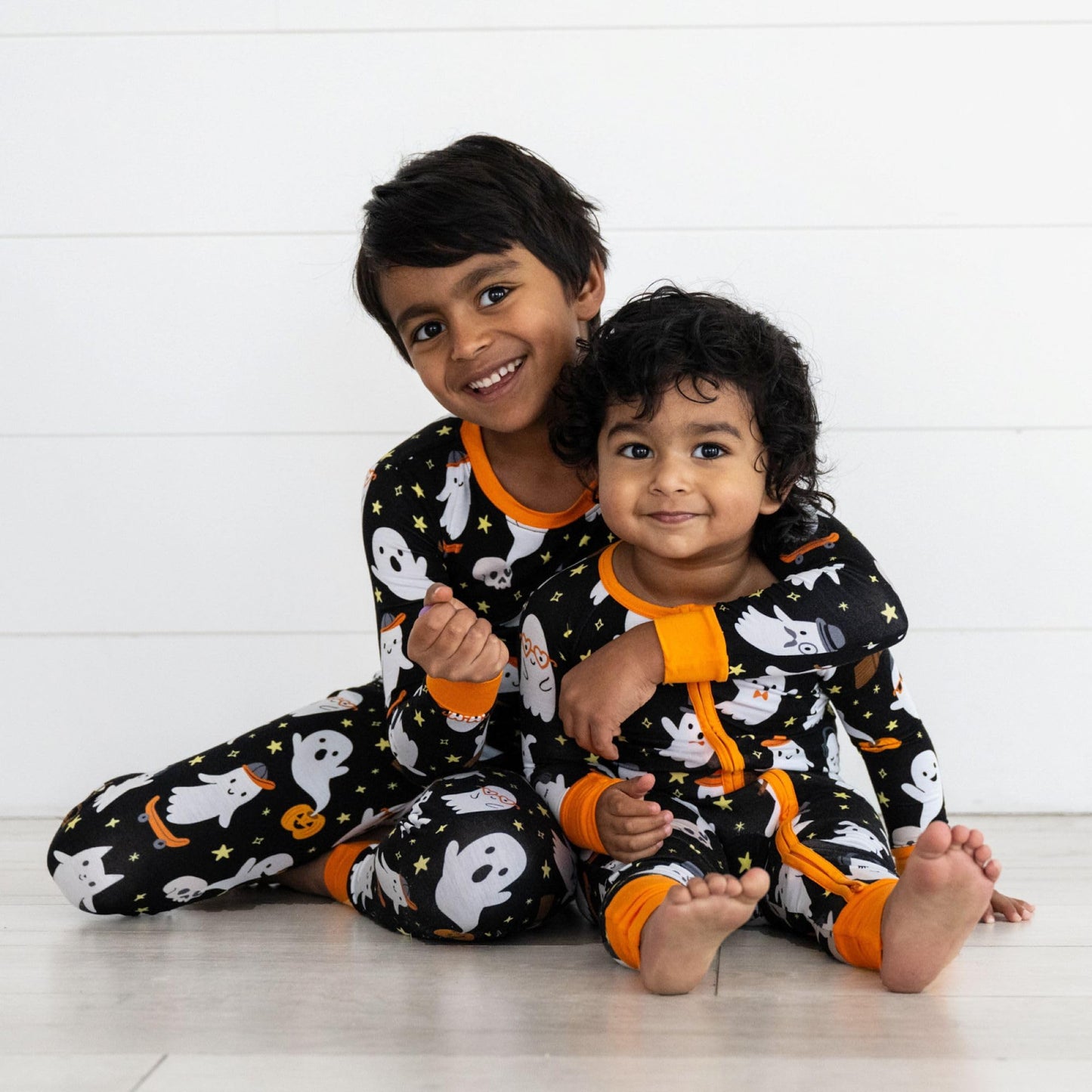 Little Sleepies Two-Piece Halloween Pajamas Set for Boys & Girls, Viscose from Bamboo Toddler Pajamas, Family Matching PJs, Friendly Ghosts, 4T