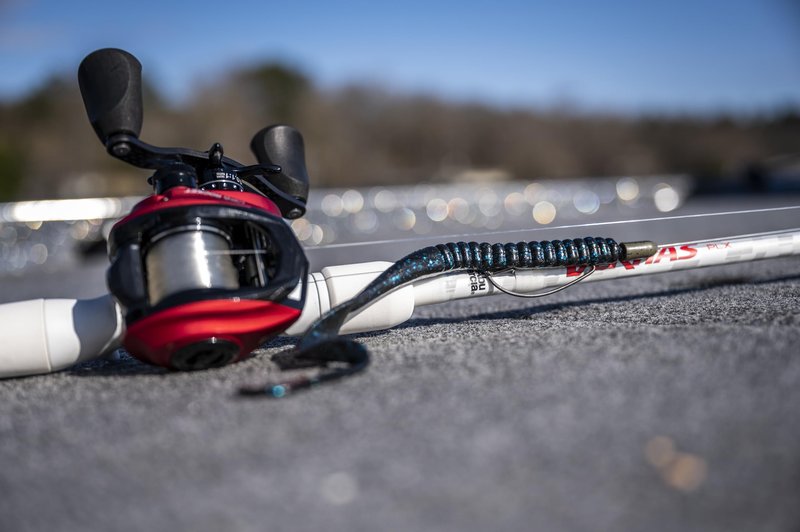 Berkley PowerBait® Power Worm Fishing Bait, Midnight Fire, 7in | 18cm, Irresistible Flavor, Classic Curly Tail Worm Profile, Ideal for Spring, Summer and Fall Fishing
