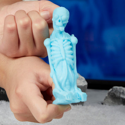 Ghostbusters Fright Features Phoebe Spengler Action Figure with Ecto-Stretch Tech Bonesy Ghost Toy Accessory, Toys for Kids Ages 4+