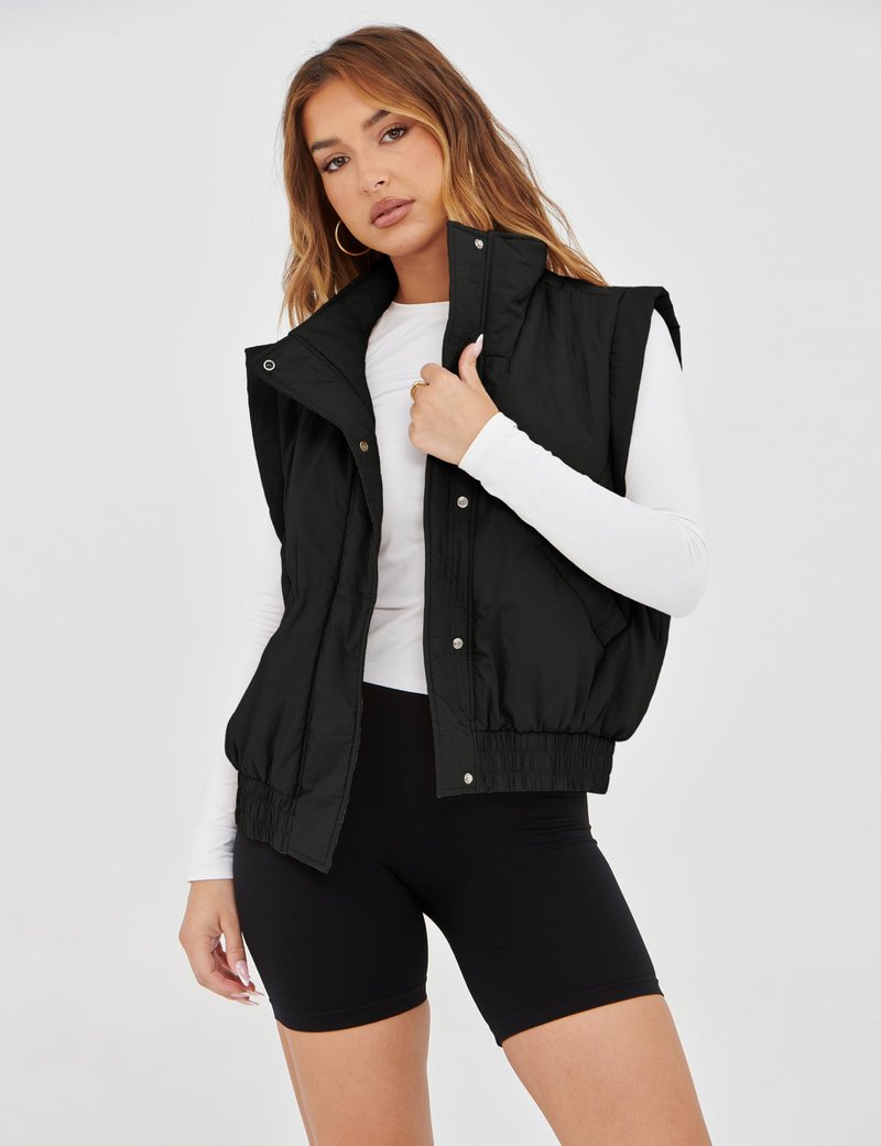 Lviefent Womens Puffer Vest Cropped Lightweight Button Down Quilted Vest Sleeveless Padded Gilet Coat with Pockets (Black-S)
